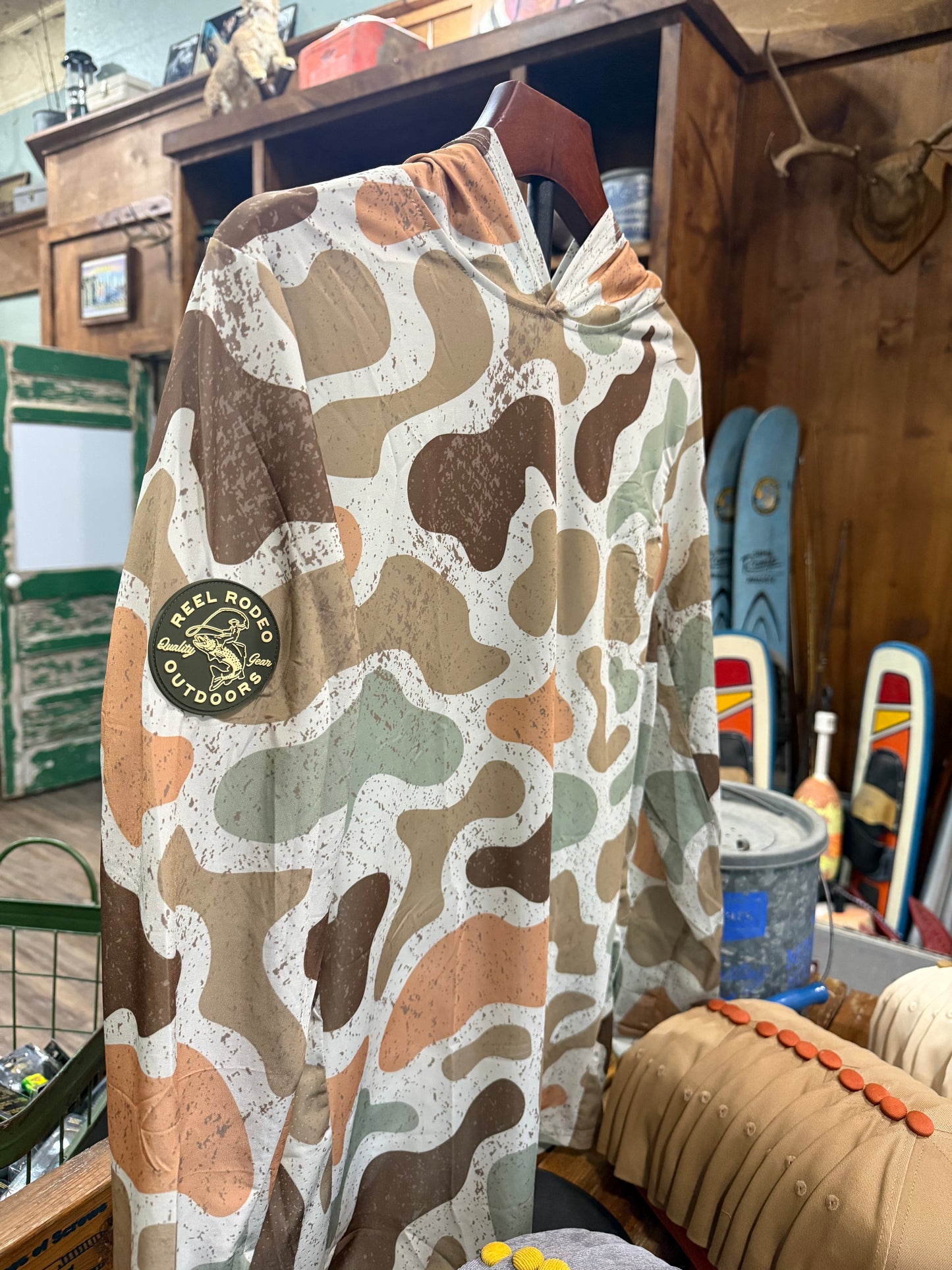 VAQUERO CAMO HOODIE